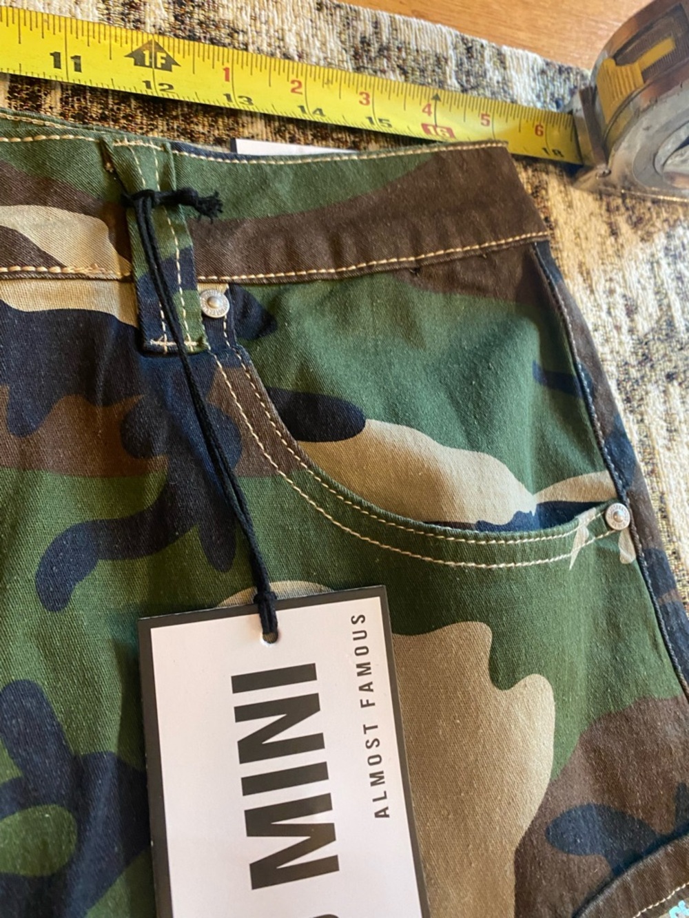 Almost Famous Camo
Micro Mini Skirt Gold Sequin
Hem NWT size large - Picture 6 of 15